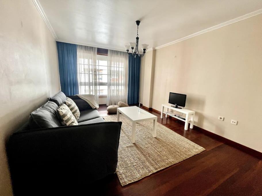 Agradable Apartamento Centrico En Cangas Екстериор снимка