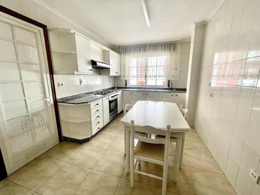 Agradable Apartamento Centrico En Cangas Екстериор снимка